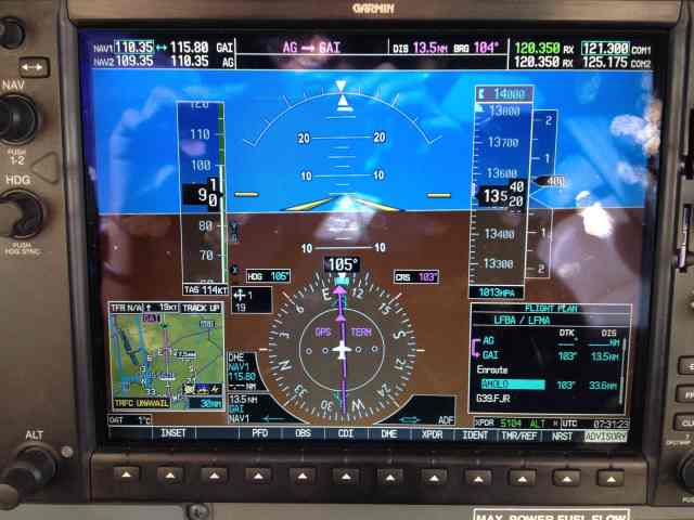 En montée vers le FL140, ISA+15 Taux de montée résiduel: 400ft/min