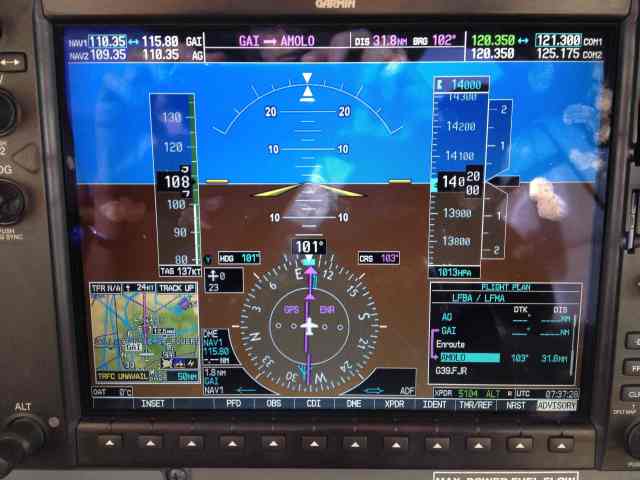 En croisière au FL140, ISA+15 Fuel Flow: 10.5 gph